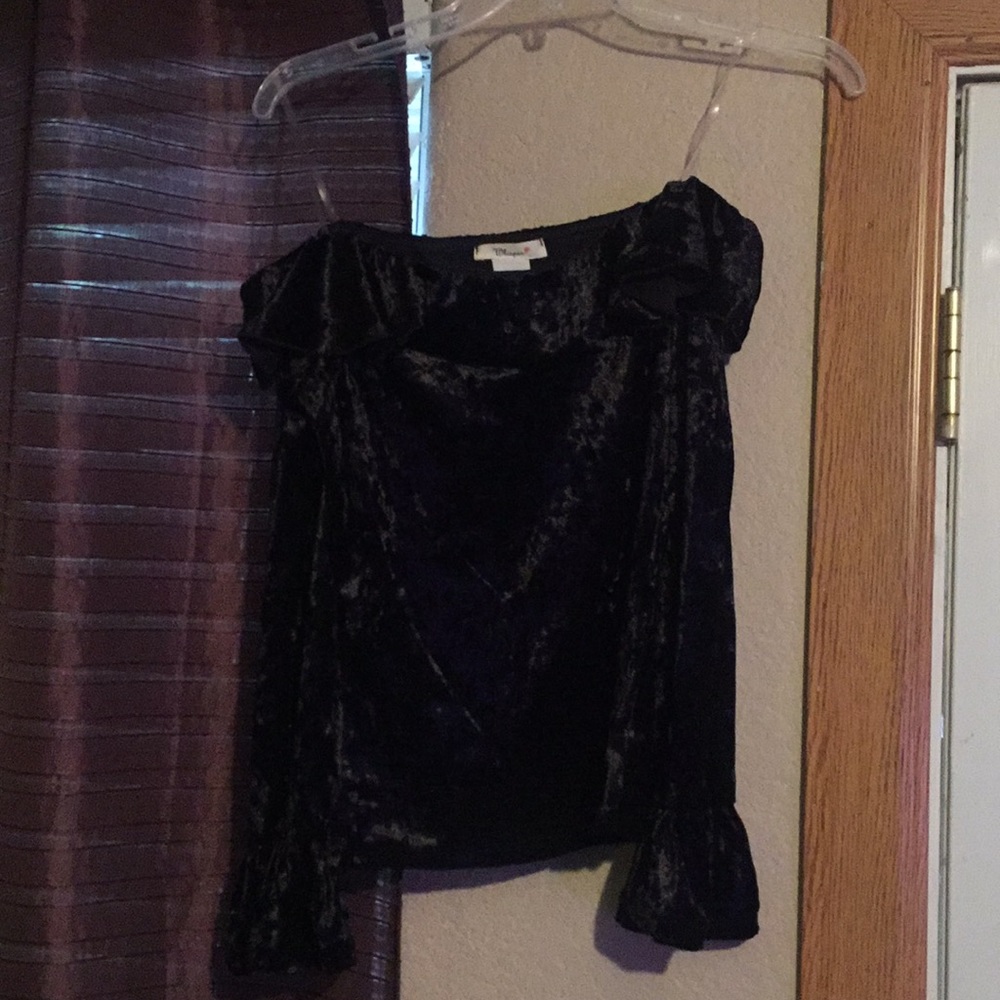 Cute blouse